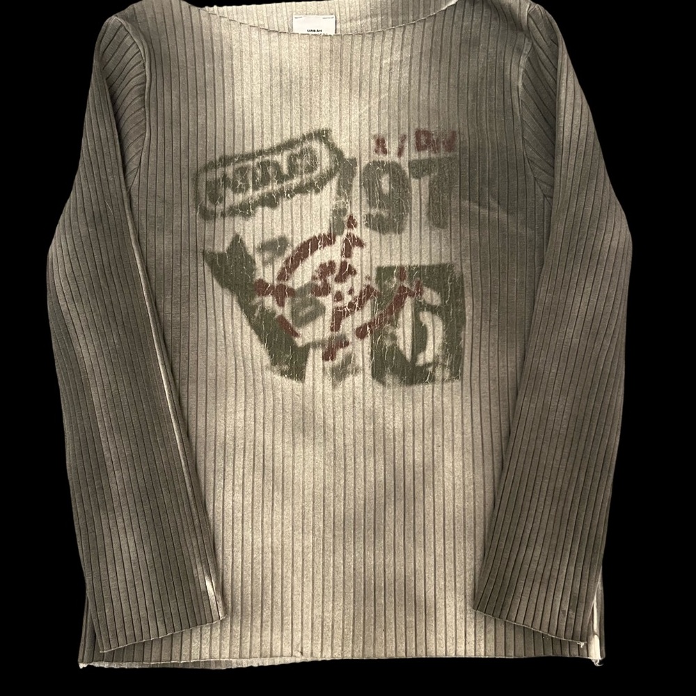 Graphic Long Sleeve Top - Gray